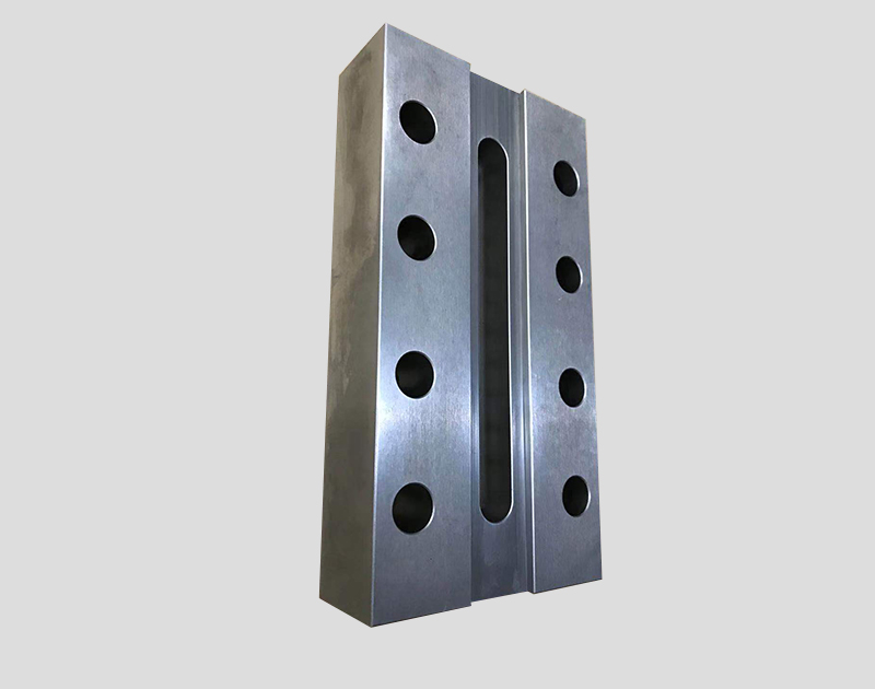 熱處理件機(jī)加工（擠出模頭）2