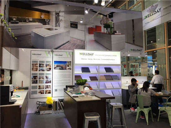 “踩”著電動滑板車狂銷歐美，廚具展臺上演“花式”吸睛——第121屆廣交會另類觀察